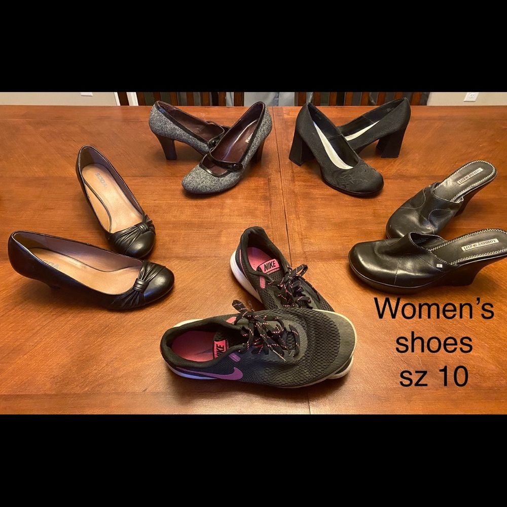 Bundle of woman’s shoes!